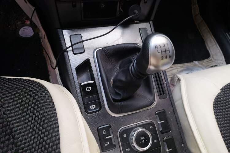 Used Haval H6 Coupe 2016 Blue Label 1.5T Manual Two-Wheel Drive Urban Model Gear Lever