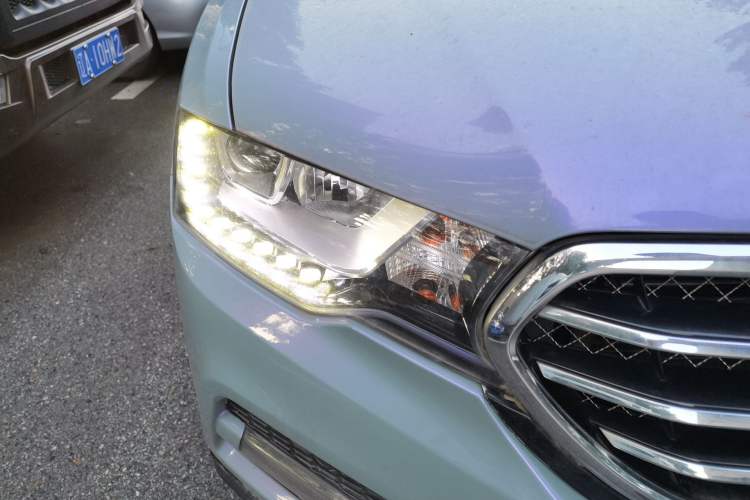 Used Haval H6 Coupe 2016 Blue Label 1.5T Manual Two-Wheel Drive Urban Model Right Front Headlight