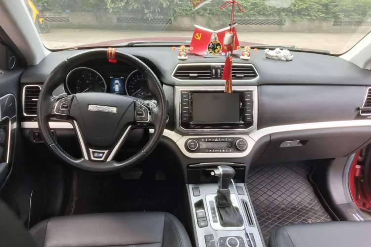 Used Haval H6 Coupe 2016 Blue Label 1.5T Automatic Two-Wheel Drive Elite Model Center Console