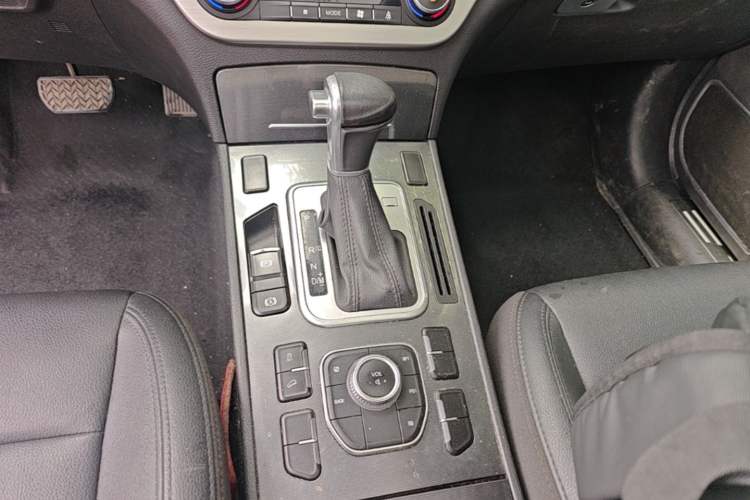 Used Haval H6 Coupe 2016 Blue Label 1.5T Automatic Two-Wheel Drive Urban Model Gear Lever