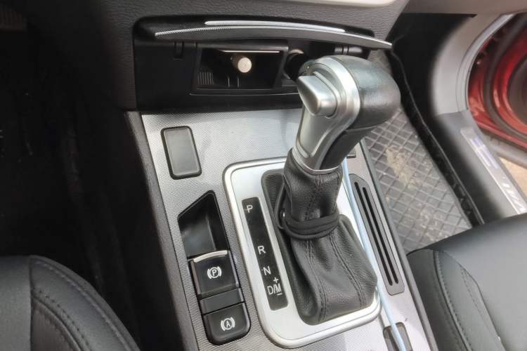 Used Haval H6 Coupe 2016 Blue Label 1.5T Automatic Two-Wheel Drive Elite Model Gear Lever