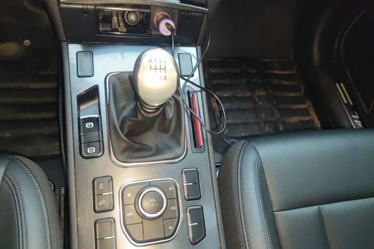 Used Haval H6 Coupe 2016 Blue Label 1.5T Manual Two-Wheel Drive Urban Model Gear Lever