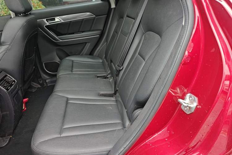 Used Haval H6 Coupe 2016 Blue Label 1.5T Automatic Two-Wheel Drive Urban Model Left Rear Seat