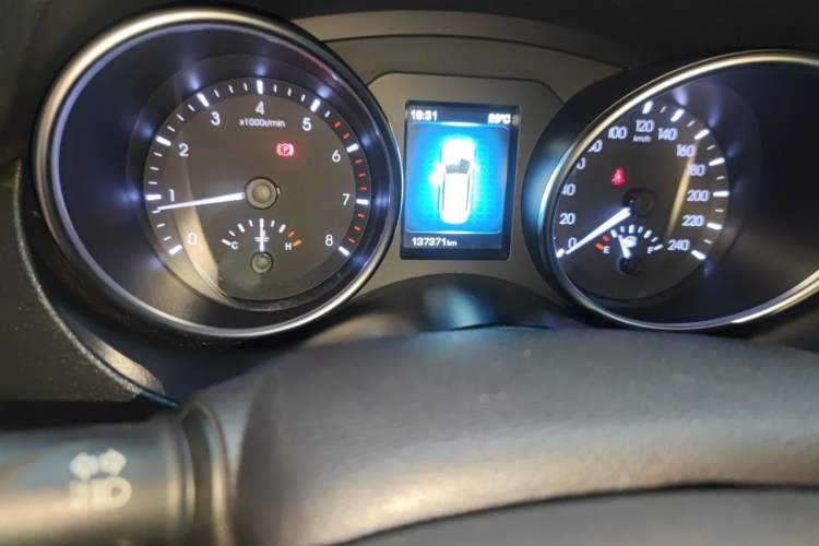 Used Haval H6 Coupe 2016 Blue Label 1.5T Manual Two-Wheel Drive Urban Model Odometer Close Up