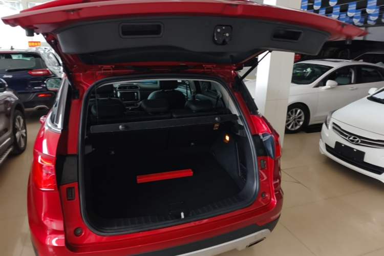 Used Haval H6 Coupe 2016 Blue Label 1.5T Automatic Two-Wheel Drive Elite Model Trunk