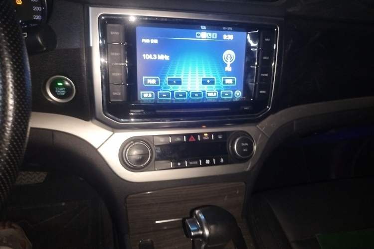 Used Haval H6 Coupe 2016 Blue Label 1.5T Automatic Two-Wheel Drive Elite Model Audio And AC Panel