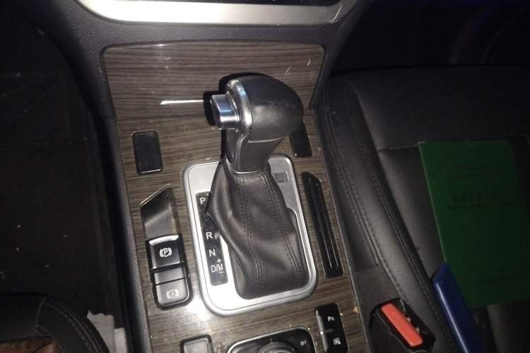 Used Haval H6 Coupe 2016 Blue Label 1.5T Automatic Two-Wheel Drive Elite Model Gear Lever