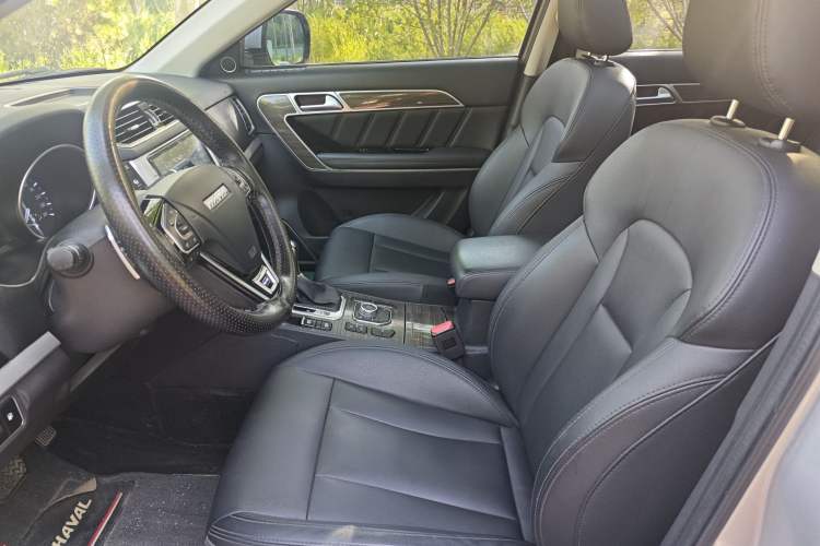Used Haval H6 Coupe 2016 Blue Label 1.5T Automatic Two-Wheel Drive Urban Model Interior 4