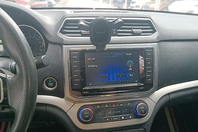 Used Haval H6 Coupe 2016 Blue Label 1.5T Automatic Two-Wheel Drive Elite Model Audio And AC Panel