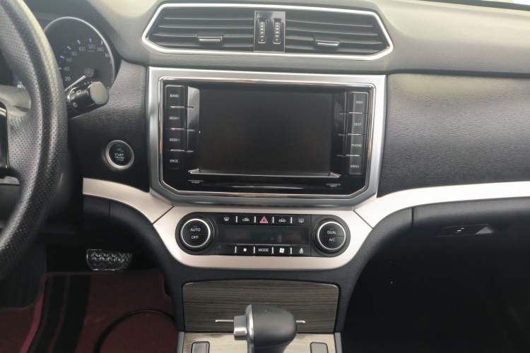 Used Haval H6 Coupe 2016 Blue Label 1.5T Automatic Two-Wheel Drive Elite Model Audio And AC Panel