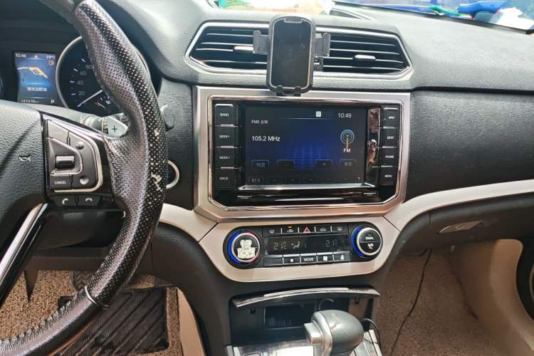 Used Haval H6 Coupe 2016 Blue Label 1.5T Automatic Two-Wheel Drive Urban Model Audio And AC Panel