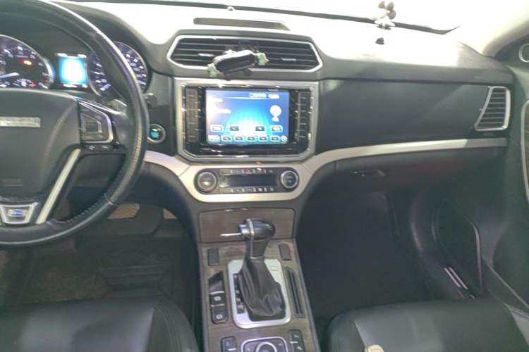 Used Haval H6 Coupe 2016 Blue Label 1.5T Automatic Two-Wheel Drive Elite Model Audio And AC Panel