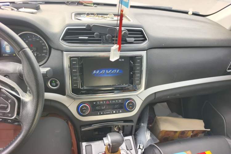 Used Haval H6 Coupe 2016 Blue Label 1.5T Automatic Two-Wheel Drive Elite Model Audio And AC Panel