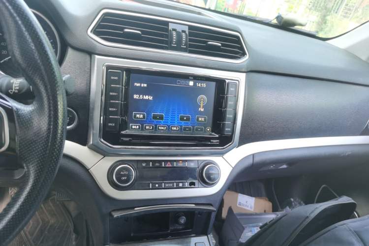 Used Haval H6 Coupe 2016 Blue Label 1.5T Manual Two-Wheel Drive Urban Model Audio And AC Panel