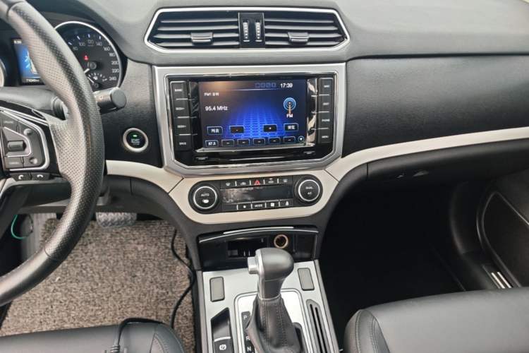 Used Haval H6 Coupe 2016 Blue Label 1.5T Automatic Two-Wheel Drive Urban Model Audio And AC Panel