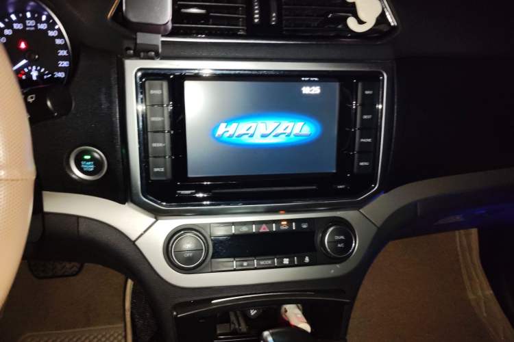 Used Haval H6 Coupe 2016 Blue Label 1.5T Automatic Two-Wheel Drive Elite Model Audio And AC Panel