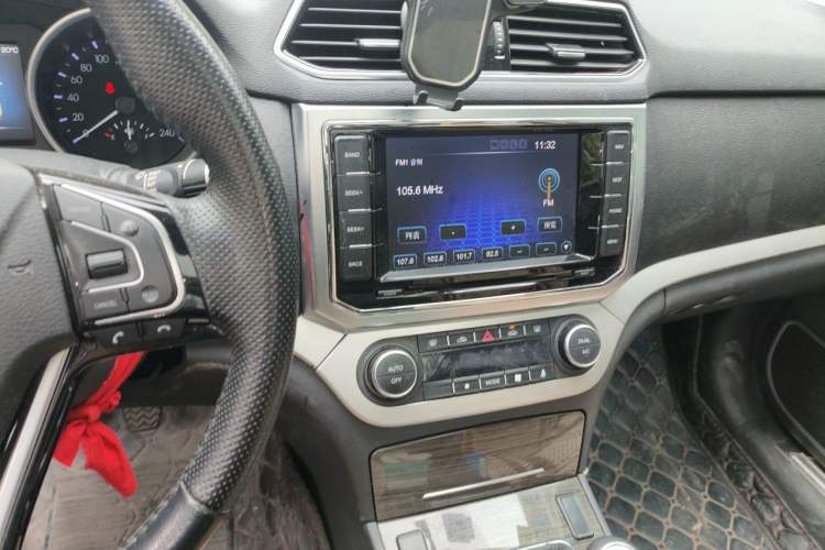 Used Haval H6 Coupe 2016 Blue Label 1.5T Manual Two-Wheel Drive Urban Model Audio And AC Panel