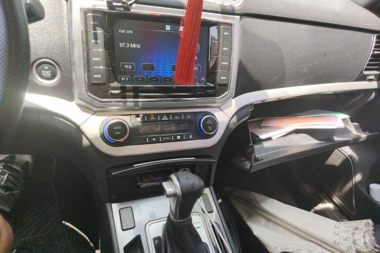 Used Haval H6 Coupe 2016 Blue Label 1.5T Automatic Two-Wheel Drive Urban Model Audio And AC Panel