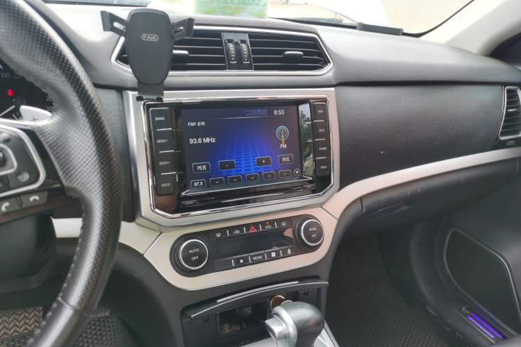 Used Haval H6 Coupe 2016 Blue Label 1.5T Automatic Two-Wheel Drive Elite Model Audio And AC Panel