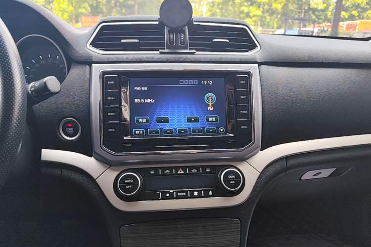 Used Haval H6 Coupe 2016 Blue Label 1.5T Manual Two-Wheel Drive Elite Model Audio And AC Panel