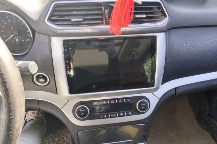 Used Haval H6 Coupe 2016 Blue Label 1.5T Manual Two-Wheel Drive Elite Model Audio And AC Panel
