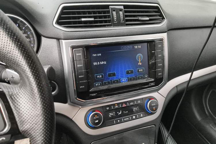 Used Haval H6 Coupe 2016 Blue Label 1.5T Automatic Two-Wheel Drive Elite Model Audio And AC Panel