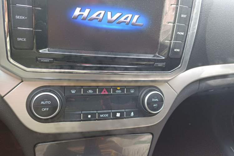 Used Haval H6 Coupe 2016 Blue Label 1.5T Automatic Two-Wheel Drive Elite Model Audio And AC Panel