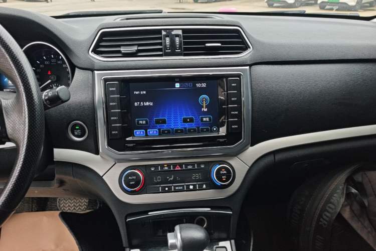 Used Haval H6 Coupe 2016 Blue Label 1.5T Automatic Two-Wheel Drive Urban Model Audio And AC Panel