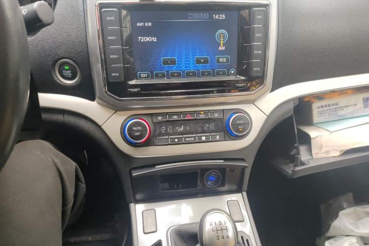 Used Haval H6 Coupe 2016 Blue Label 1.5T Manual Two-Wheel Drive Elite Model Audio And AC Panel