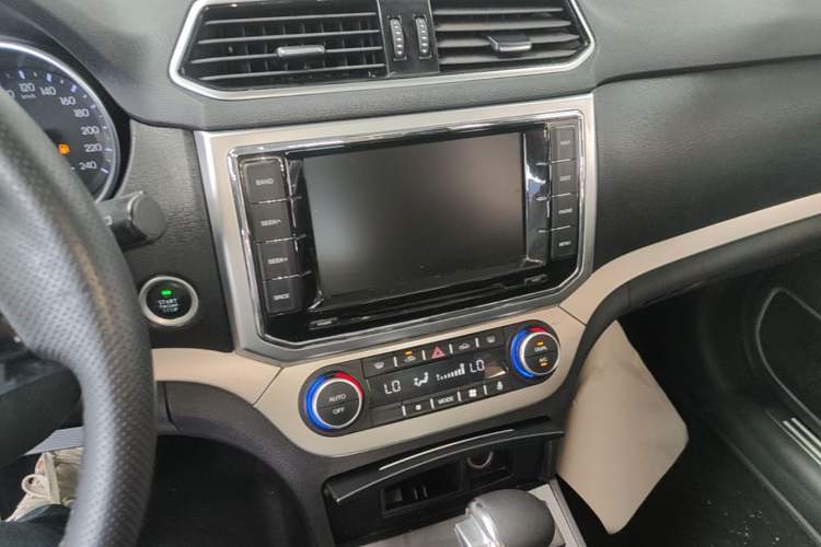 Used Haval H6 Coupe 2016 Blue Label 1.5T Automatic Two-Wheel Drive Urban Model Audio And AC Panel