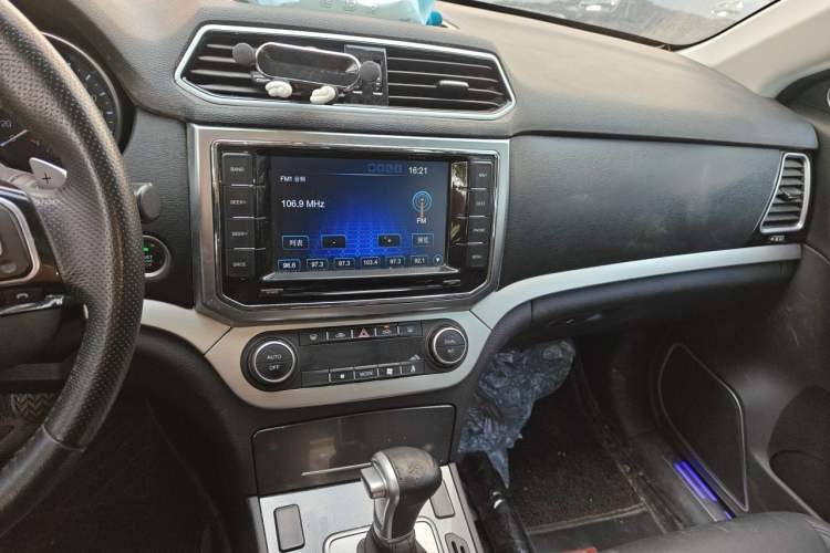 Used Haval H6 Coupe 2016 Blue Label 1.5T Automatic Two-Wheel Drive Elite Model Audio And AC Panel
