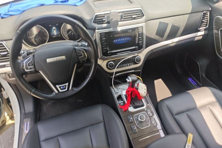 Used Haval H6 Coupe 2016 Blue Label 1.5T Automatic Two-Wheel Drive Elite Model Center Console