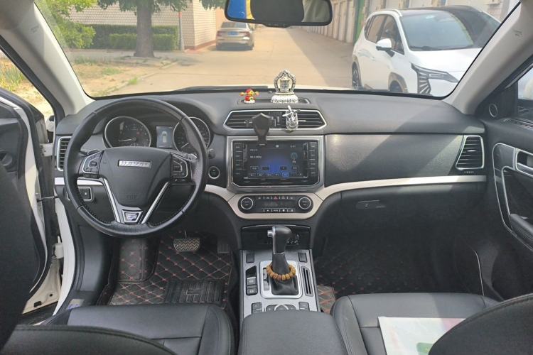 Used Haval H6 Coupe 2016 Blue Label 1.5T Automatic Two-Wheel Drive Elite Model Center Console