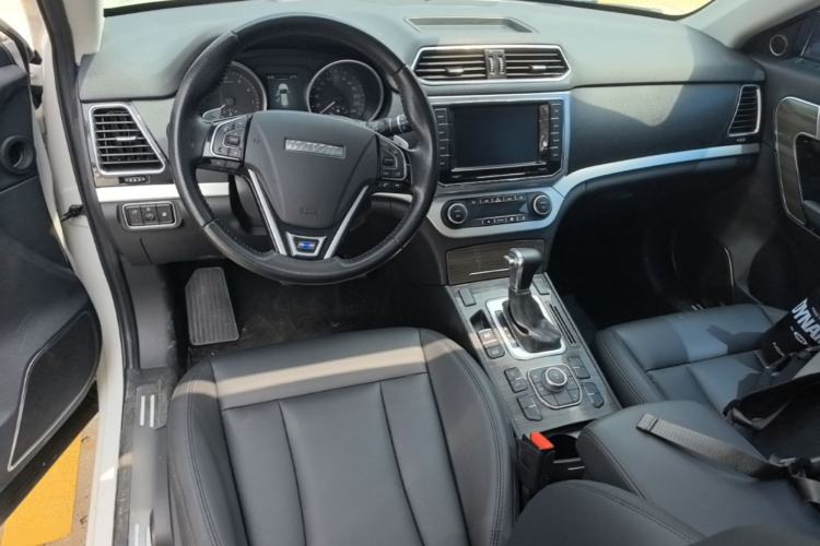 Used Haval H6 Coupe 2016 Blue Label 1.5T Automatic Two-Wheel Drive Urban Model Center Console