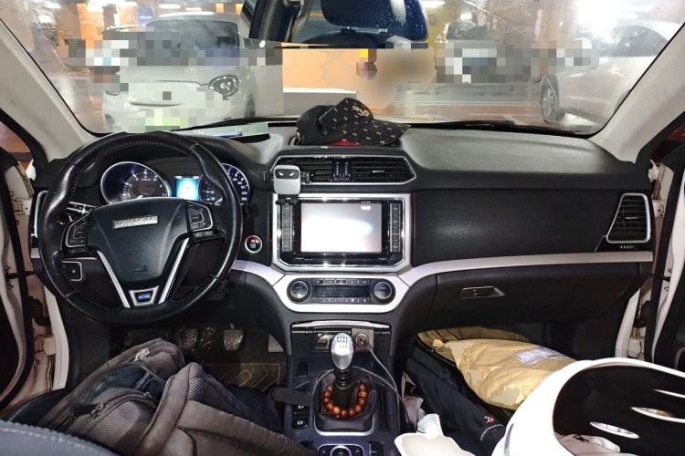Used Haval H6 Coupe 2016 Blue Label 1.5T Manual Two-Wheel Drive Urban Model Center Console