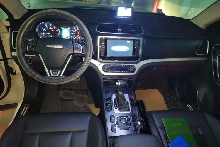 Used Haval H6 Coupe 2016 Blue Label 1.5T Automatic Two-Wheel Drive Urban Model Center Console