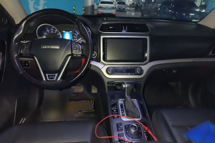 Used Haval H6 Coupe 2016 Blue Label 1.5T Automatic Two-Wheel Drive Urban Model Center Console