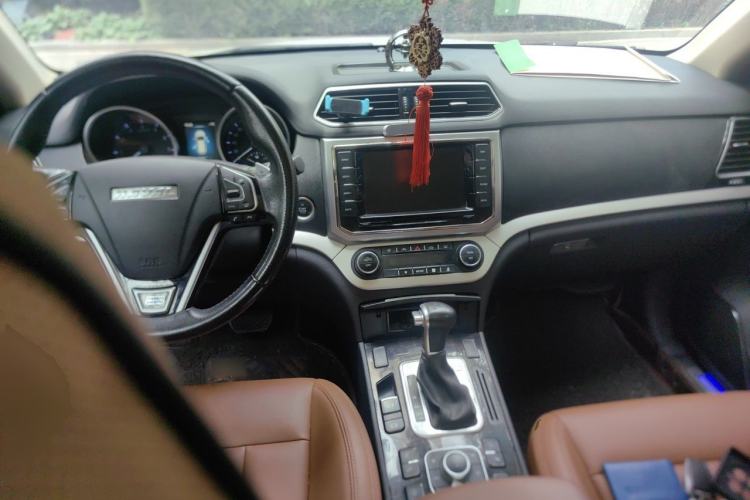 Used Haval H6 Coupe 2016 Blue Label 1.5T Automatic Two-Wheel Drive Elite Model Center Console