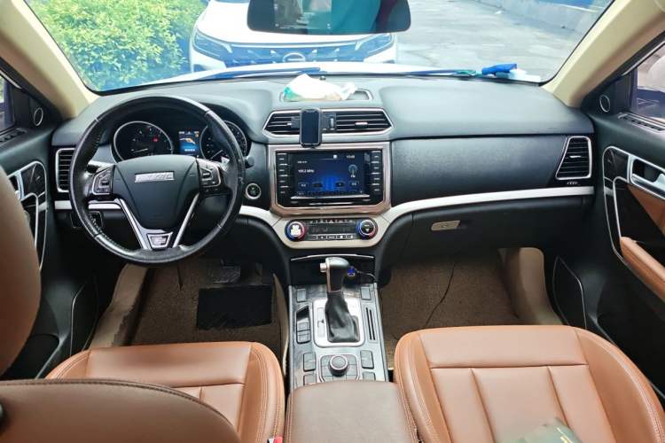 Used Haval H6 Coupe 2016 Blue Label 1.5T Automatic Two-Wheel Drive Urban Model Center Console
