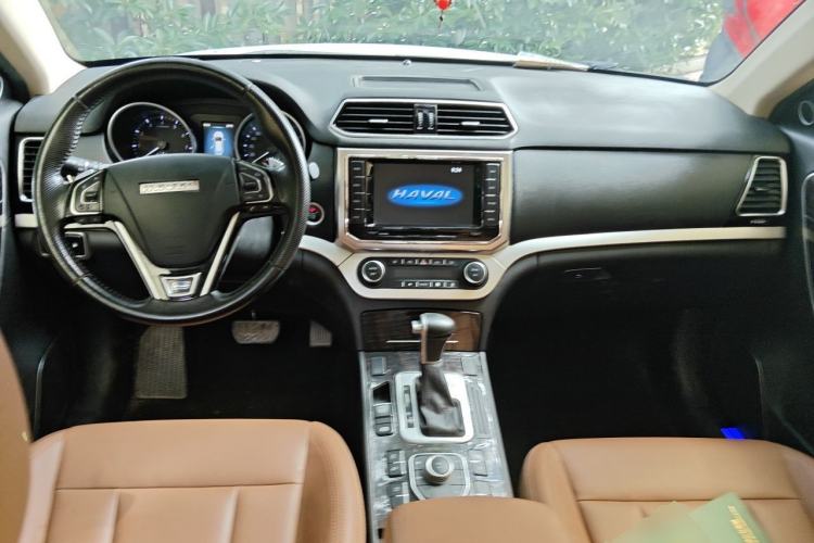 Used Haval H6 Coupe 2016 Blue Label 1.5T Automatic Two-Wheel Drive Elite Model Center Console