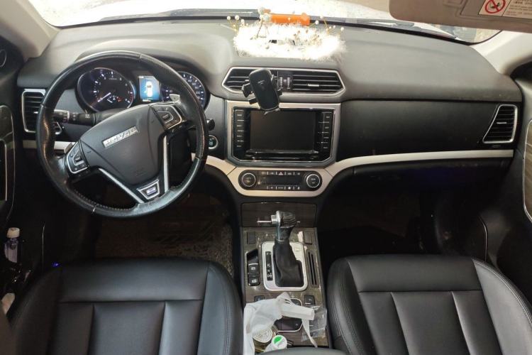 Used Haval H6 Coupe 2016 Blue Label 1.5T Automatic Two-Wheel Drive Elite Model Center Console