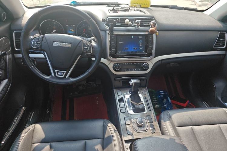 Used Haval H6 Coupe 2016 Blue Label 1.5T Automatic Two-Wheel Drive Urban Model Center Console