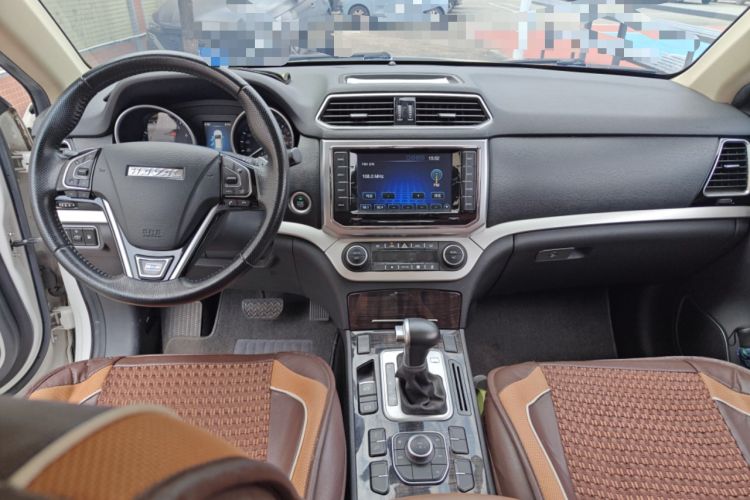 Used Haval H6 Coupe 2016 Blue Label 1.5T Automatic Two-Wheel Drive Urban Model Center Console