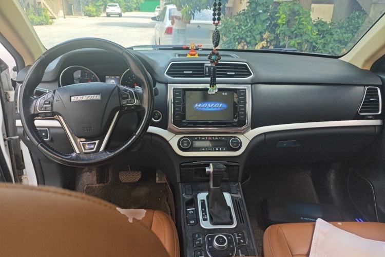 Used Haval H6 Coupe 2016 Blue Label 1.5T Automatic Two-Wheel Drive Elite Model Center Console