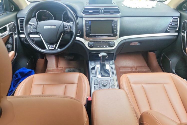 Used Haval H6 Coupe 2016 Blue Label 1.5T Automatic Two-Wheel Drive Elite Model Center Console