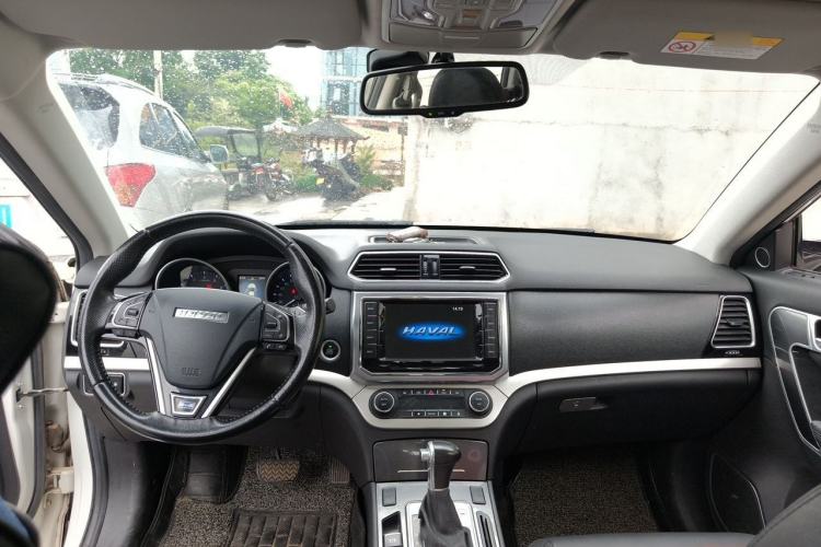 Used Haval H6 Coupe 2016 Blue Label 1.5T Automatic Two-Wheel Drive Elite Model Center Console