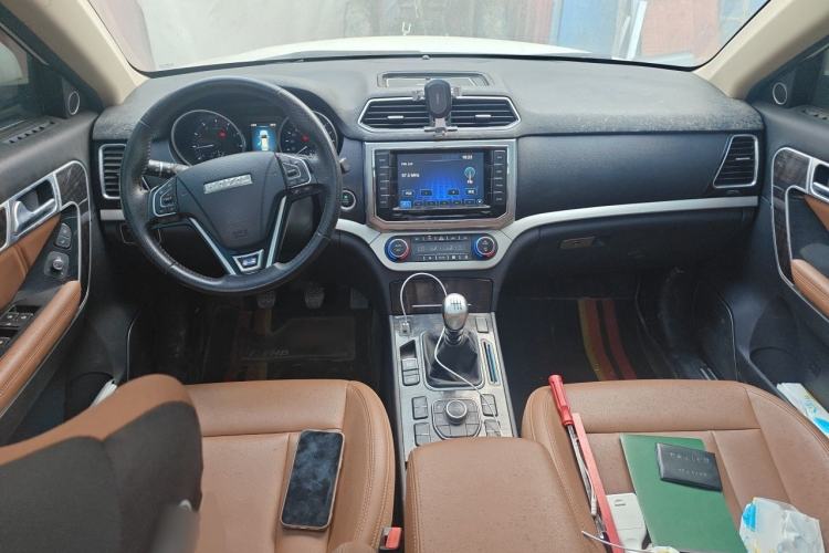 Used Haval H6 Coupe 2016 Blue Label 1.5T Manual Two-Wheel Drive Urban Model Center Console