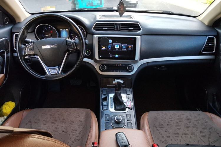 Used Haval H6 Coupe 2016 Blue Label 1.5T Automatic Two-Wheel Drive Urban Model Center Console