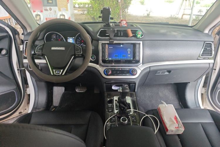 Used Haval H6 Coupe 2016 Blue Label 1.5T Automatic Two-Wheel Drive Elite Model Center Console