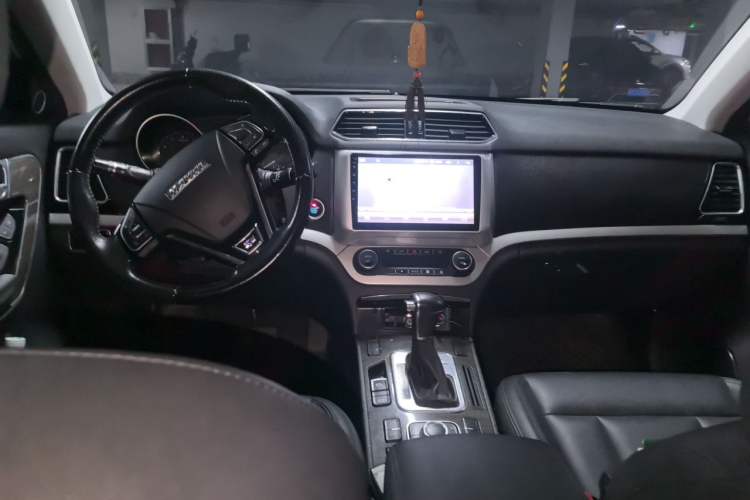 Used Haval H6 Coupe 2016 Blue Label 1.5T Automatic Two-Wheel Drive Urban Model Center Console